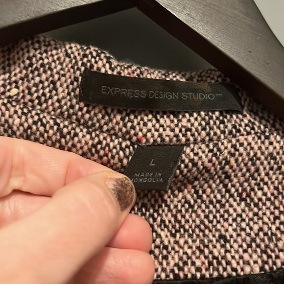 Beautiful warm Express coat - Picture 3 of 7